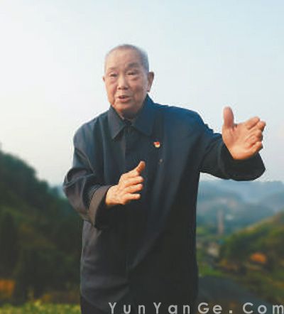 周永开：一辈子践行初心使命的“花萼愚公”。
