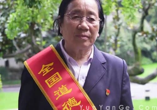 李爱云：守护烈士哥哥，传承红色精神，是我一生的承诺。