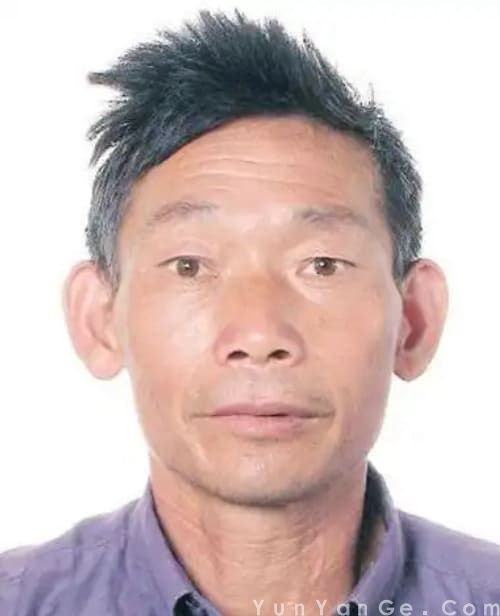 袁文富：六旬老人除夕舍己救人，用生命托举生的希望。