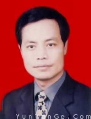 陈毅翔：四代人87年守护红军无名烈士墓。